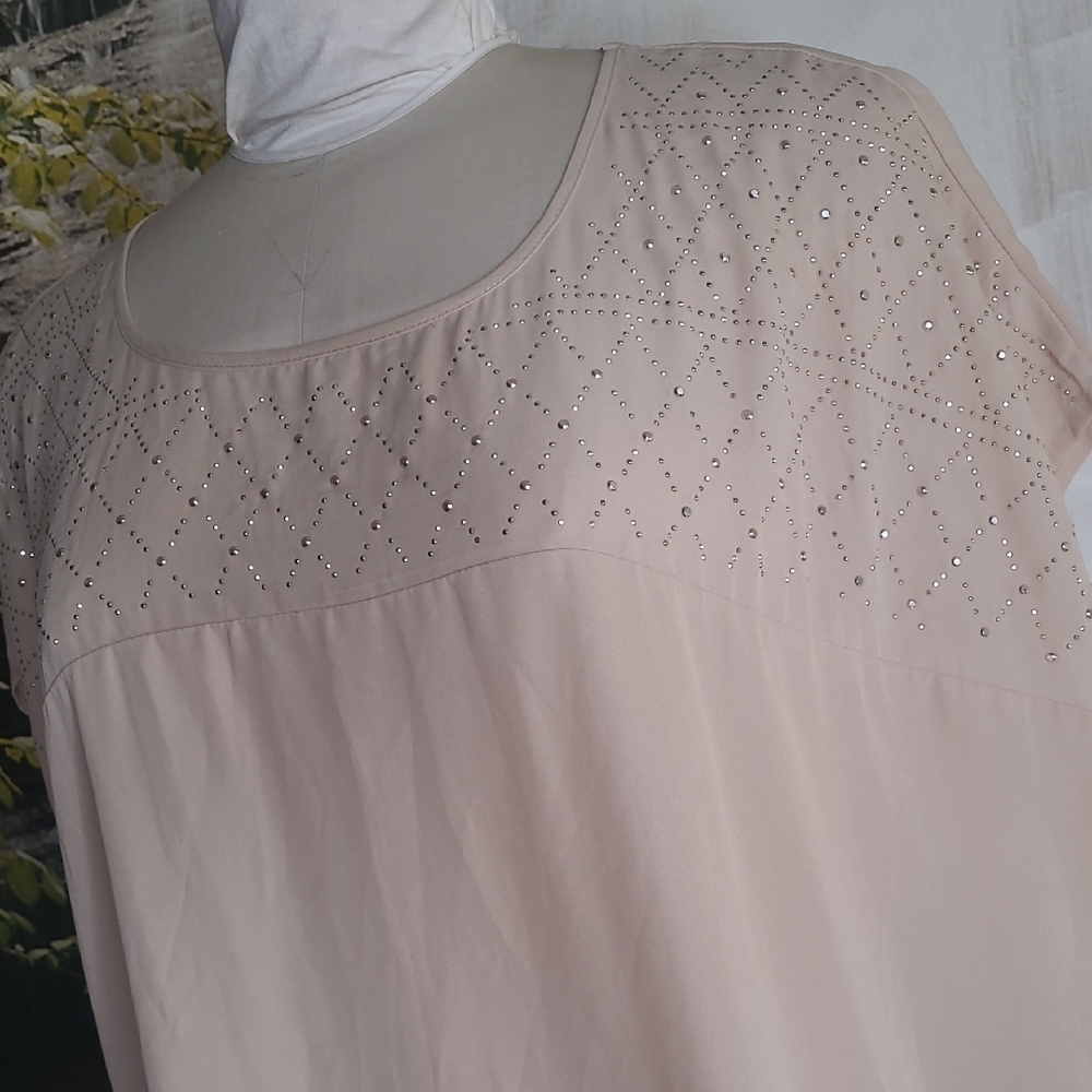 Maurices Womens plus size 0 beige sparkling silver studded sleeveless blouse top